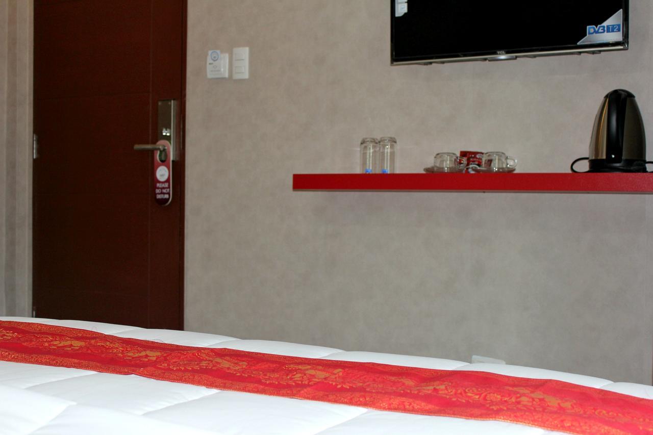Everest Boutique Hotel Bangkok Bagian luar foto