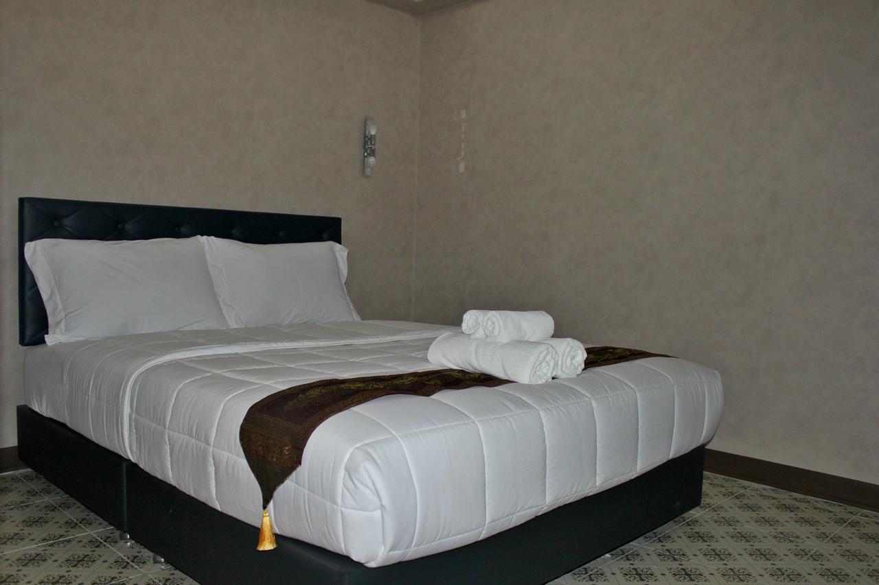 Everest Boutique Hotel Bangkok Bagian luar foto