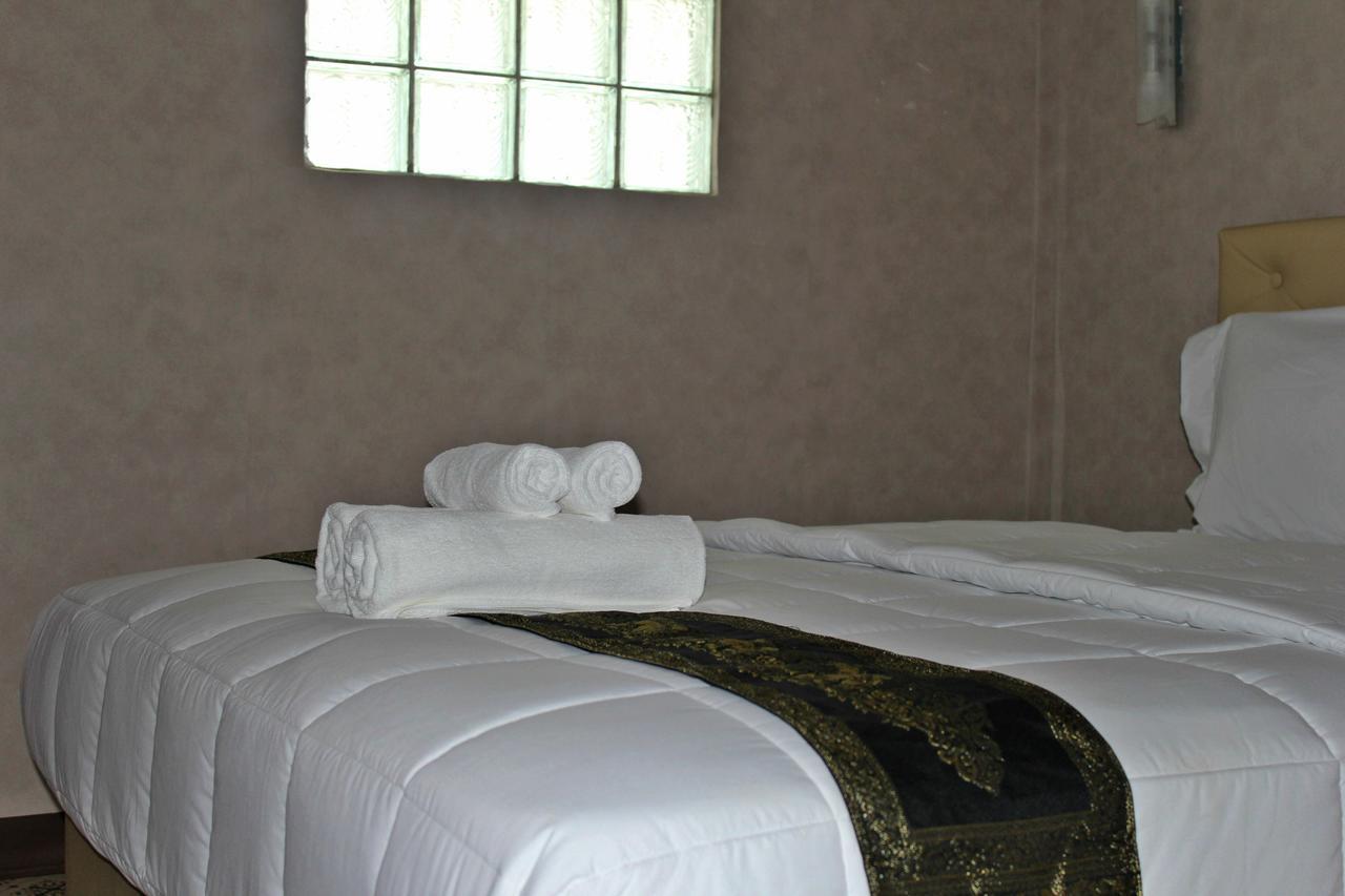 Everest Boutique Hotel Bangkok Bagian luar foto