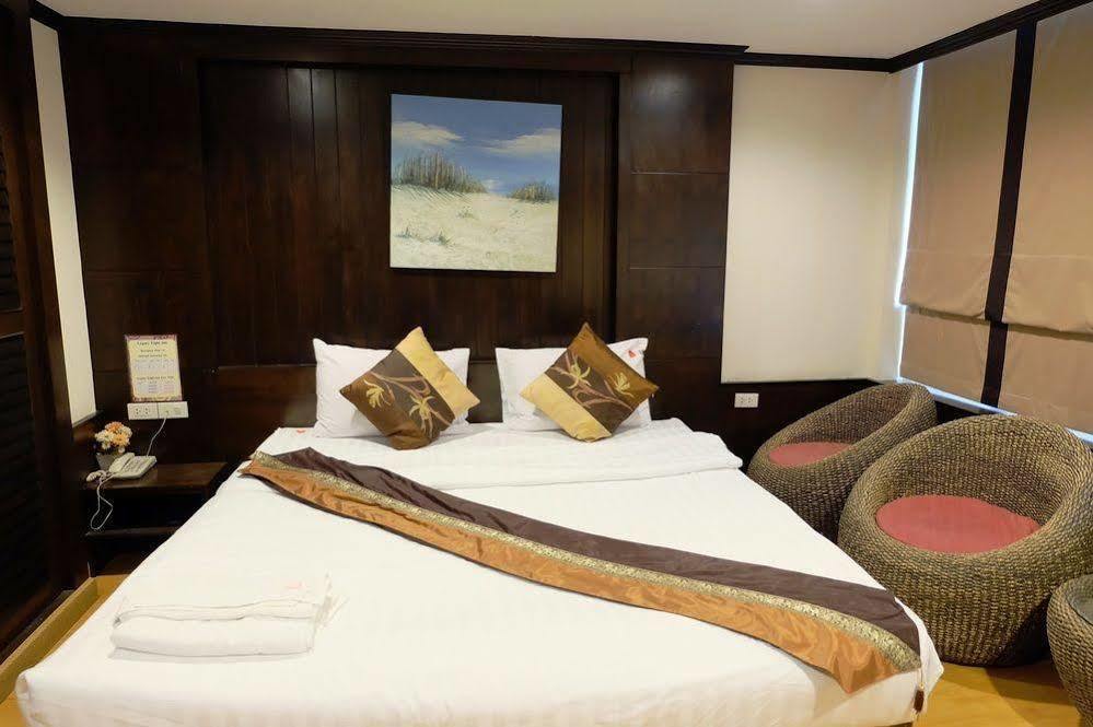 Everest Boutique Hotel Bangkok Bagian luar foto
